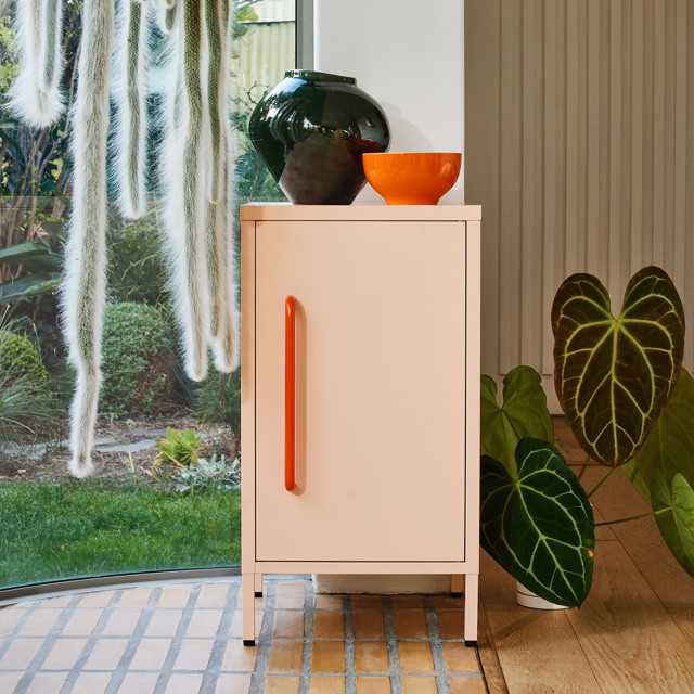 Popstrukt Sprinkles Side Table - Peach Pop with a vase and a bowl