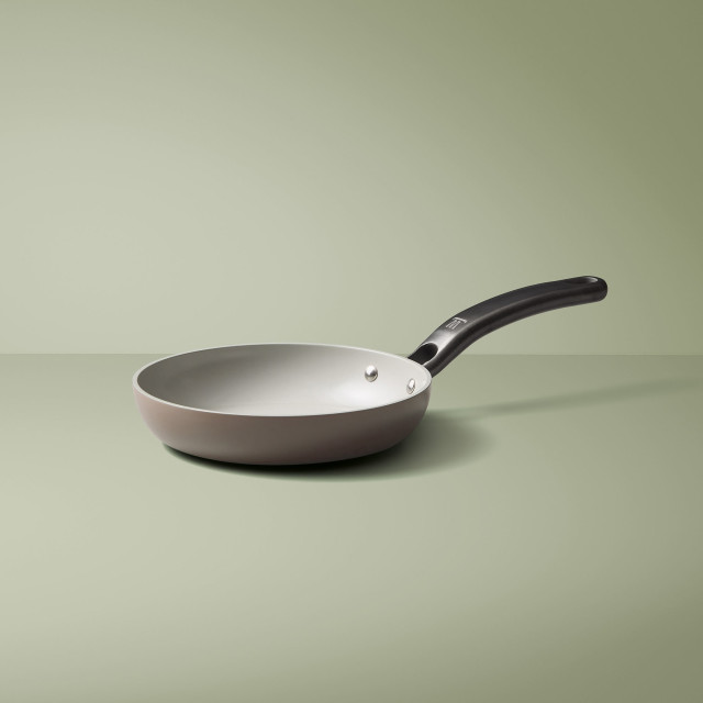 Wolstead Pebble Mineral Non-Stick Frying Pan - 20cm
