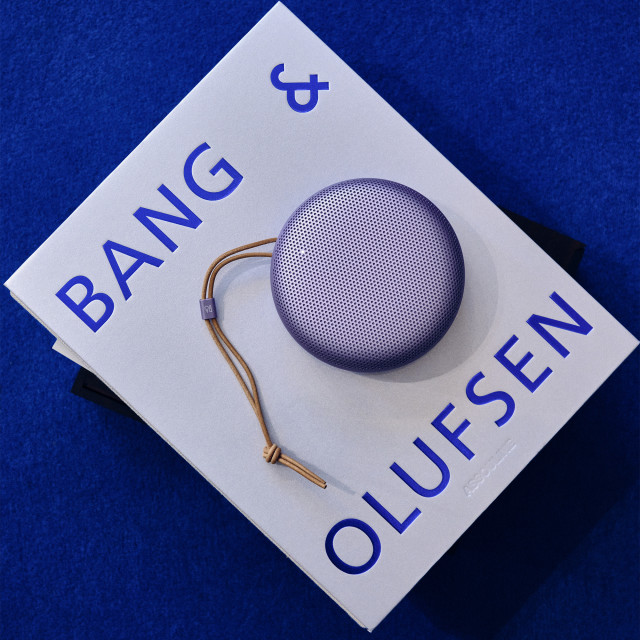 Bang & Olufsen Beosound A1 3rd Gen Portable Speaker - Lavender Purple