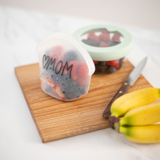 Food Huggers Reusable Silicone Hugger Bag, 400ml - Clear with berries