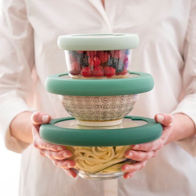 Food Huggers Adjustable Silicone & Glass Lids, Set of 3 - Gradual Green with glass bowls