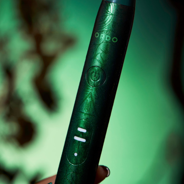 Ordo Sonic Lite Wicked Edition Electric Toothbrush - Wicked Elphaba Green handle close up