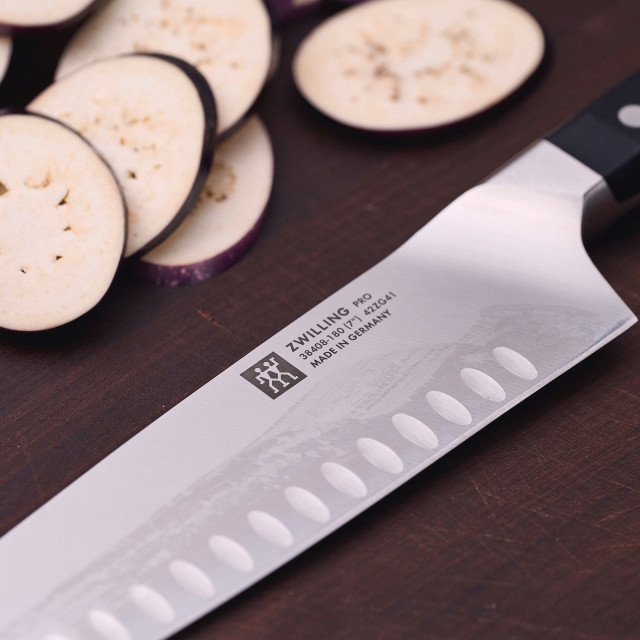 Zwilling Pro Santoku Knife with Scalloped Kullen Edge, 18cm