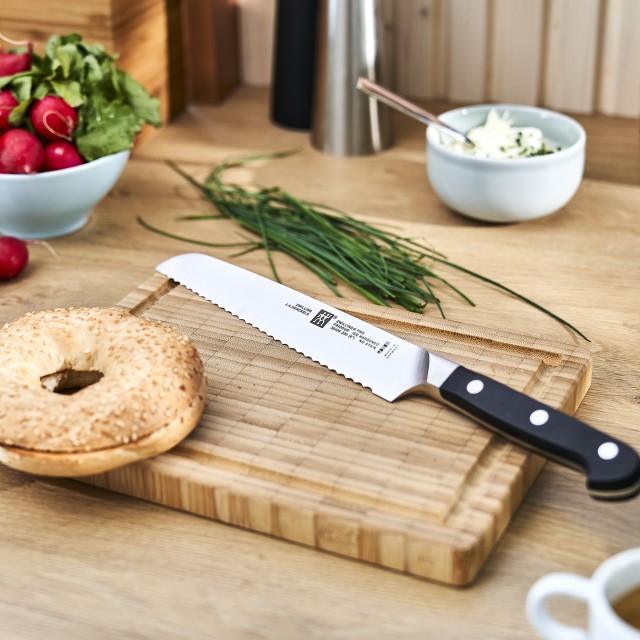 Zwilling Pro Bread Knife, 20cm