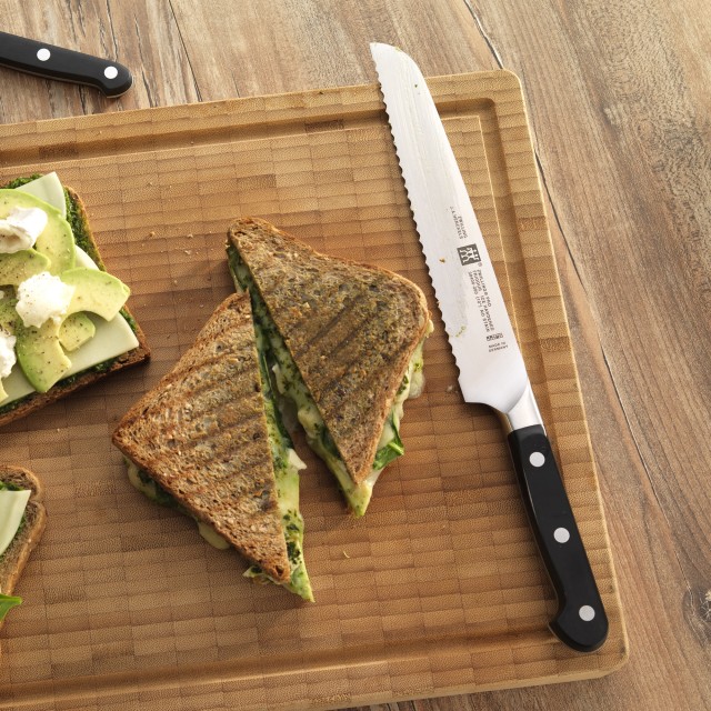 Zwilling Pro Bread Knife, 20cm