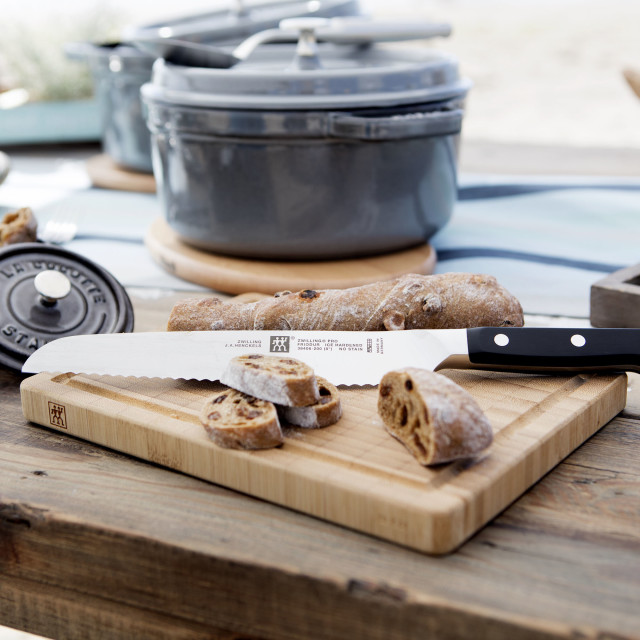 Zwilling Pro Bread Knife, 20cm