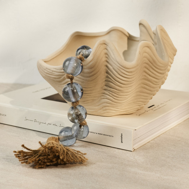 Thread Office Ceramic Clam Shell