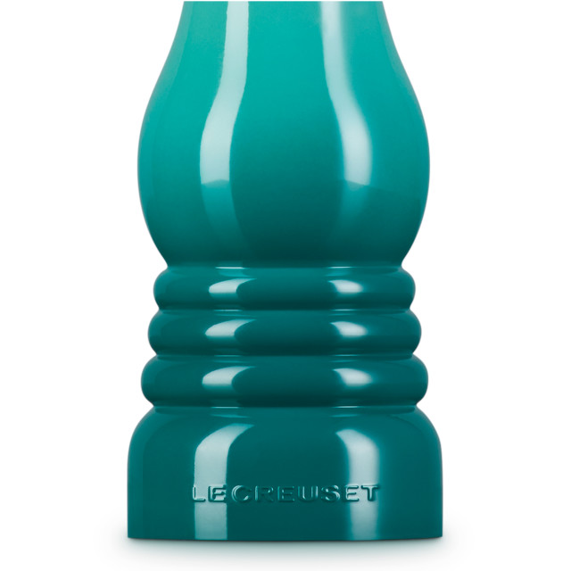 Le Creuset Riviera Classic Salt Mill, 21cm close up