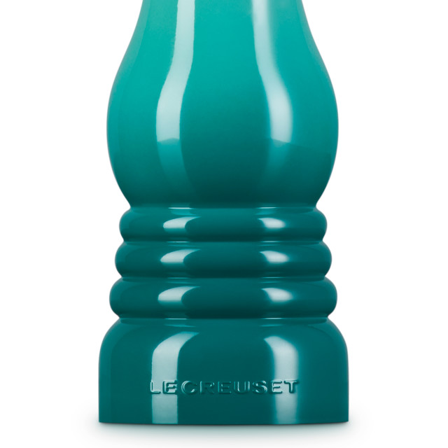 Le Creuset Riviera Classic Pepper Mill, 21cm close up