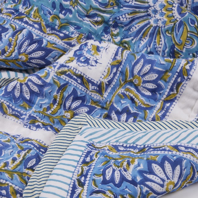Thread Office Kashmir Quilt, 220cm x 270cm