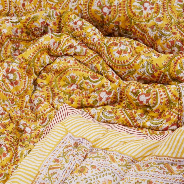 Thread Office Agra Quilt, 220cm x 270cm
