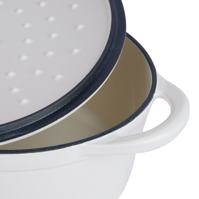 Sagenwolf Oval Cast Iron Casserole Pot, 34cm - White close up