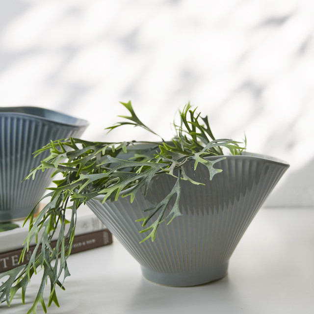 Thread Office Sage Curvy Ceramic Planter