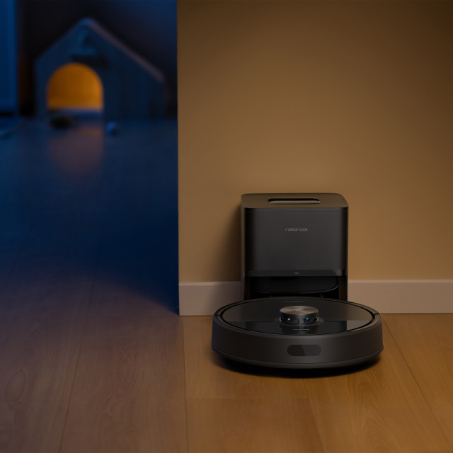 Roborock Q7 TF+ Auto-Empty Smart Robot Vacuum - Black
