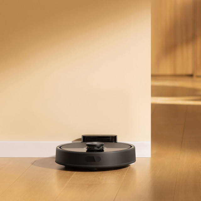 Roborock Q7 TF+ Auto-Empty Smart Robot Vacuum - Black