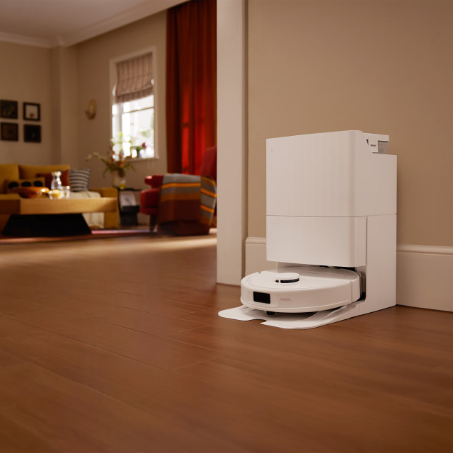 Roborock QR 798 SmartClean Robot Vacuum & Mop - White