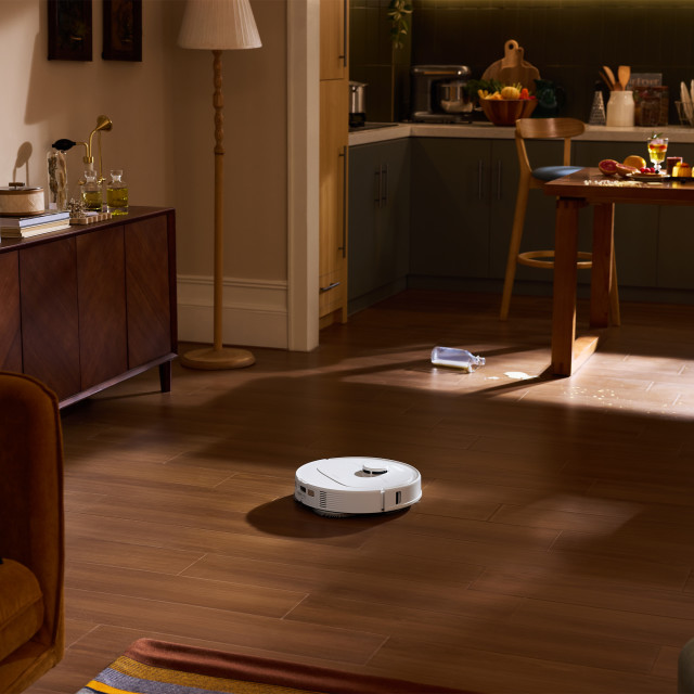 Roborock QR 798 SmartClean Robot Vacuum & Mop - White