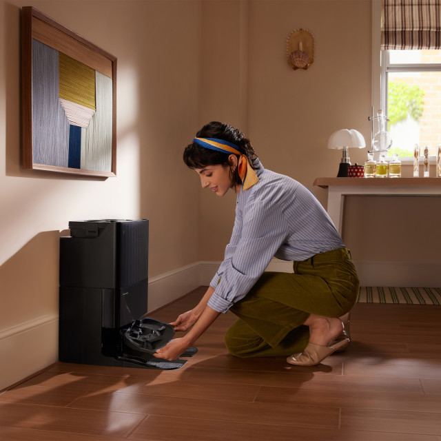 Roborock QR 798 SmartClean Robot Vacuum & Mop - Black