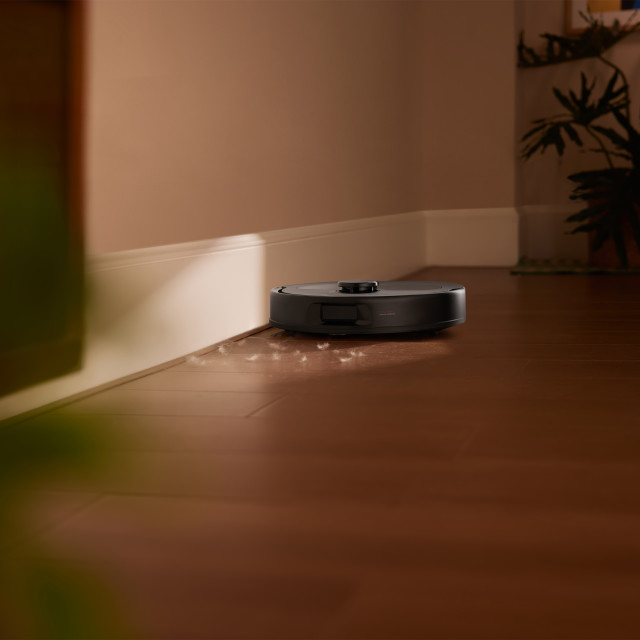 Roborock QR 798 SmartClean Robot Vacuum & Mop - Black