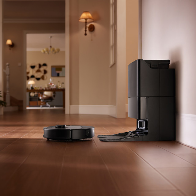 Roborock QR 798 SmartClean Robot Vacuum & Mop - Black