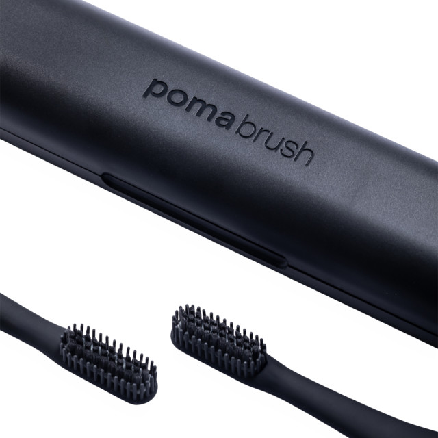 Poma Lifestyle Pomabrush Model 2.0 with UV Charging Case