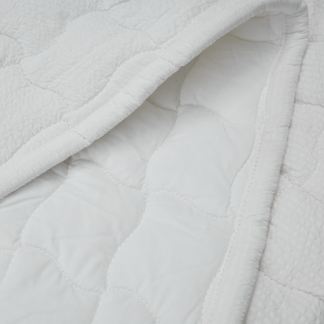 Humble & Mash White Seersucker Quilt Set - Double/Queen