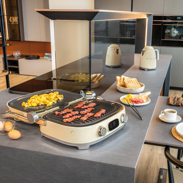 Smeg 50's Style Multi-Use Grill, 1800W - Cream