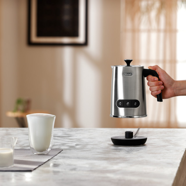 DeLonghi LatteMix Hot & Cold Milk Frother, 250ml