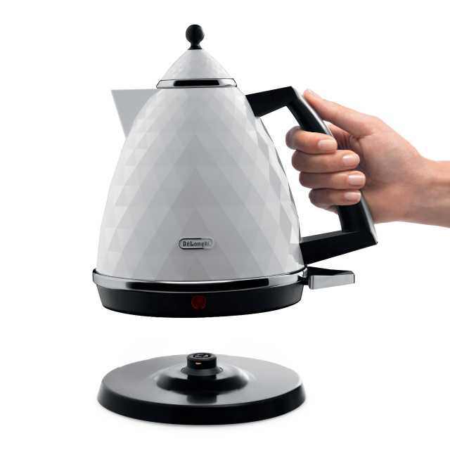 DeLonghi Brillante Cordless Electric Kettle, 1.7L - White 