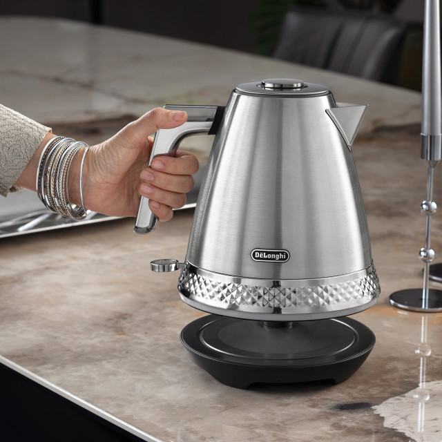 DeLonghi Diadema Cordless Electric Kettle, 1.7L - Metallic