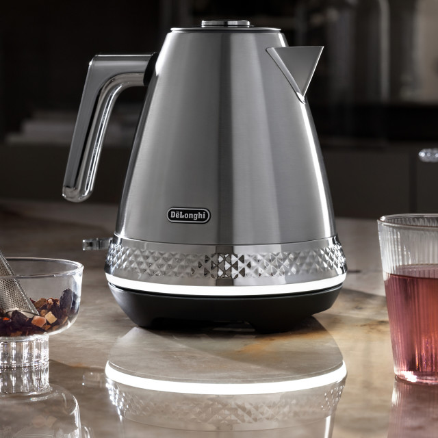 DeLonghi Diadema Cordless Electric Kettle, 1.7L - Metallic