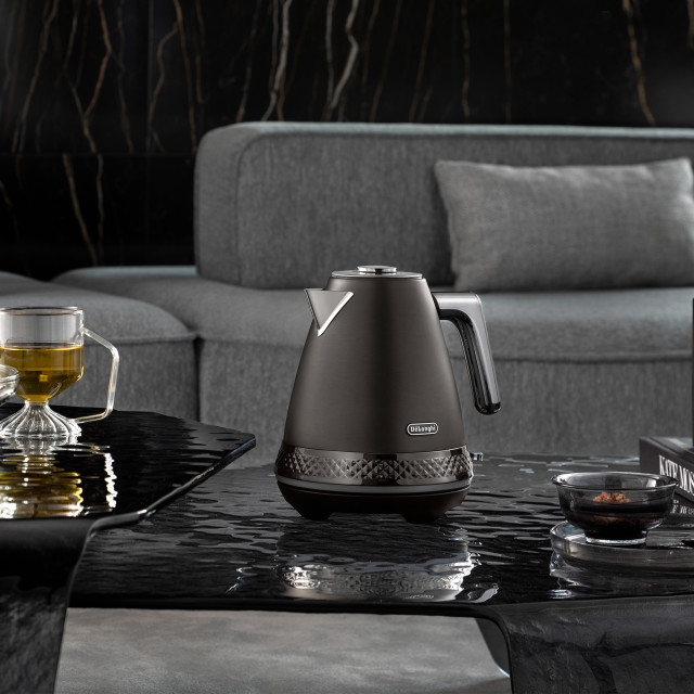 DeLonghi Diadema Cordless Electric Kettle, 1.7L - Black Metal