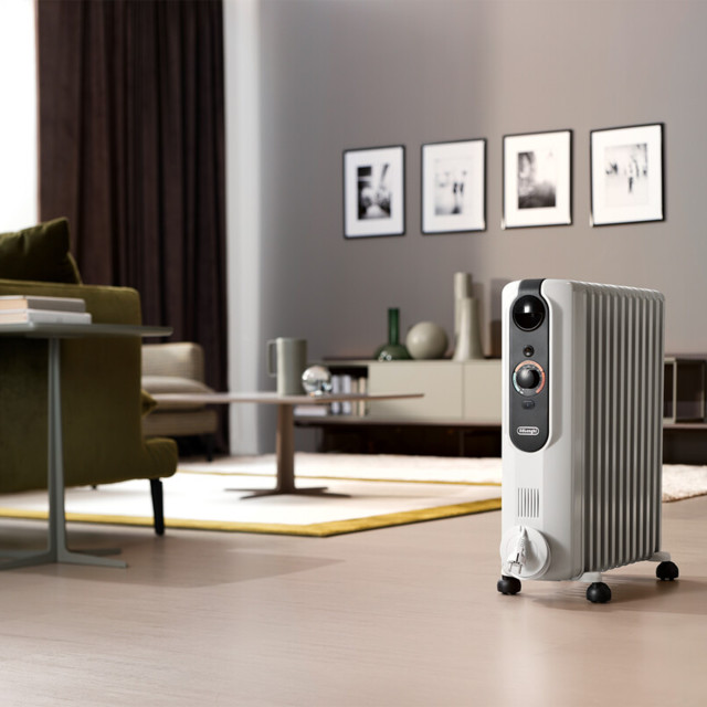 DeLonghi Radia S 12-Fin Oil Heater, 2500W