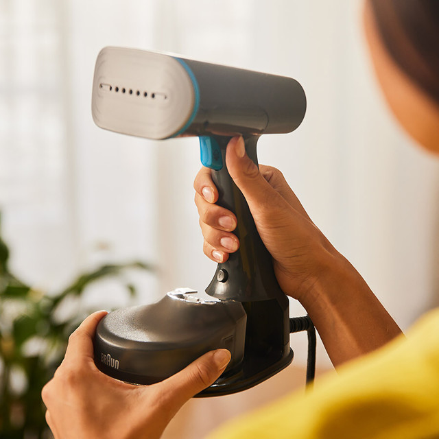 Braun QuickStyle 5 Premium Garment Steamer, 1200W