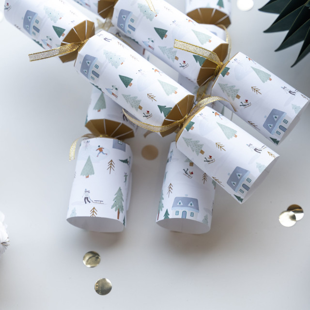 Holly & Ivy Value Trees & Houses, Pack of 8
