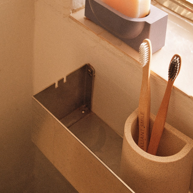 Alkaline Arc Toothbrush Holder - Sand