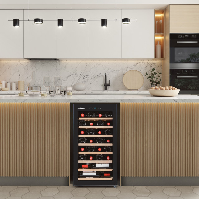 SnoMaster 28 Bottle Single Zone Wine Cooler