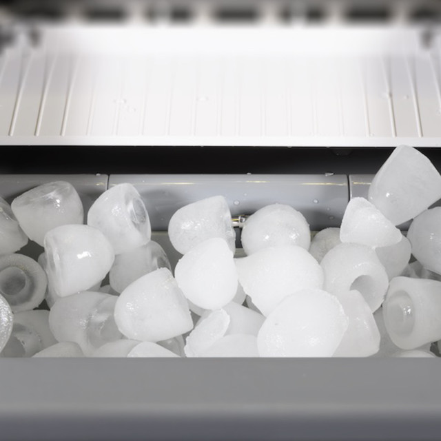 SnoMaster Counter-Top Bullet Ice-Maker, 20kg