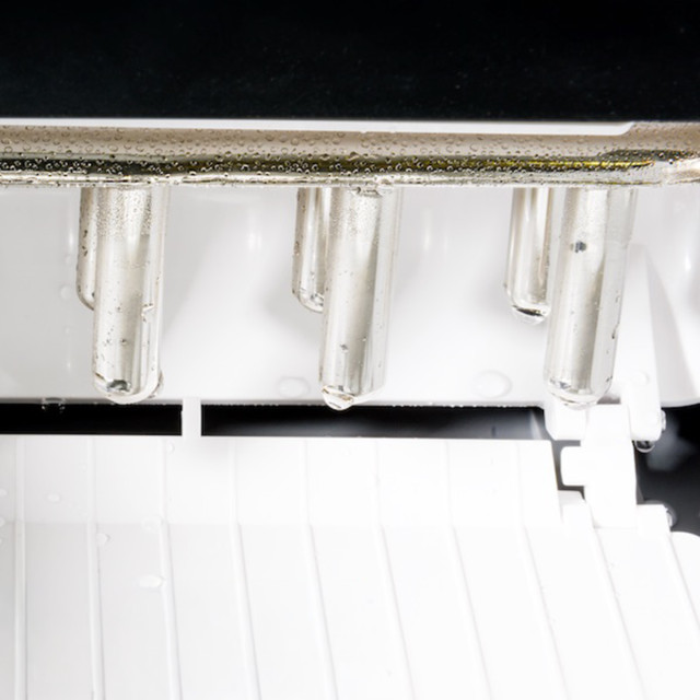 SnoMaster Counter-Top Bullet Ice-Maker, 20kg