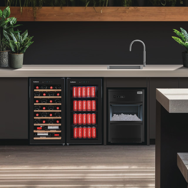 SnoMaster Under-Counter Beverage Cooler, 86L