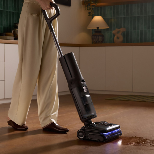 Roborock F25 Ultra All-in-One Wet & Dry Vacuum System