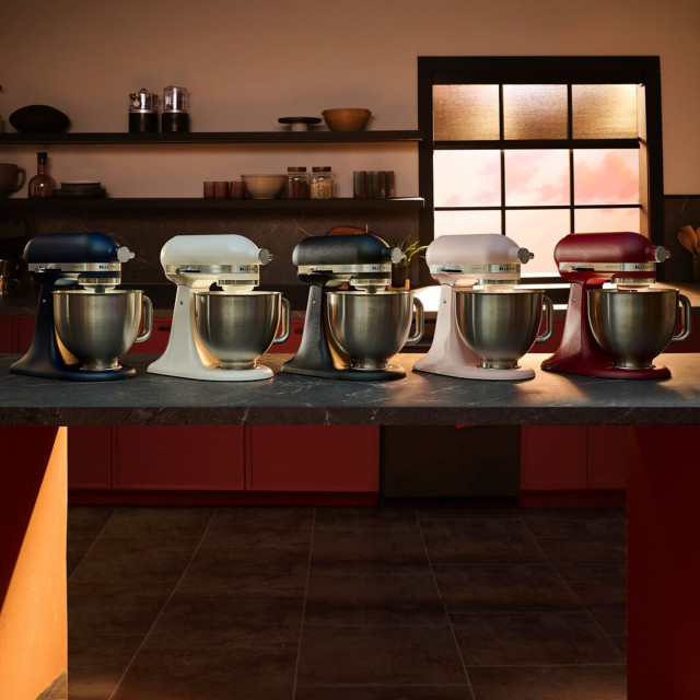 KitchenAid Artisan Plus 4.7L Tilt-Head Stand Mixer - Dried Tomato