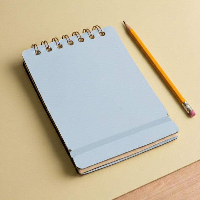 Vacavaliente Studio A6 Plain Wire Notepad - Baby Blue