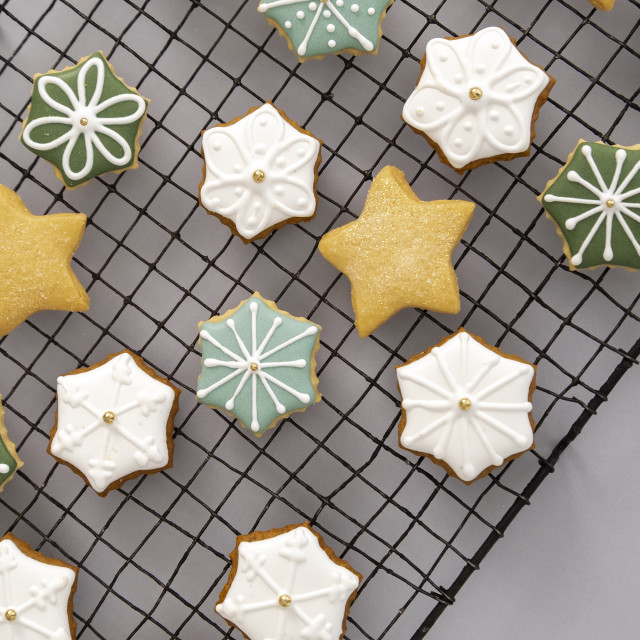The Biscuitry Festive Iced Soetkoekies - Green & White Snowflakes
