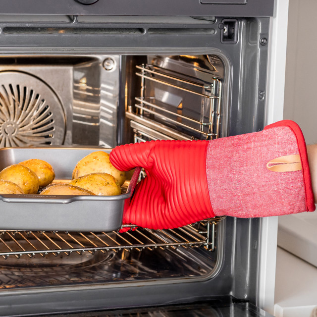 KitchenAid Ribbed Soft Silicone Oven Glove
