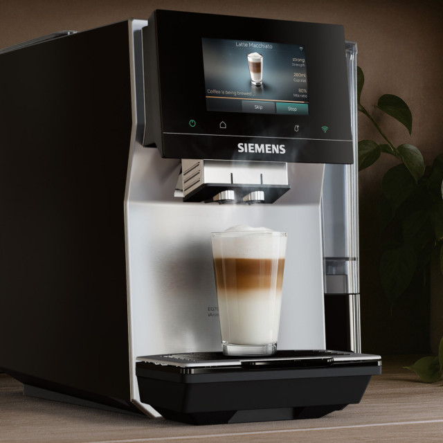 Siemens EQ700 Fully Automatic Bean-to-Cup Coffee Machine 2026 Model