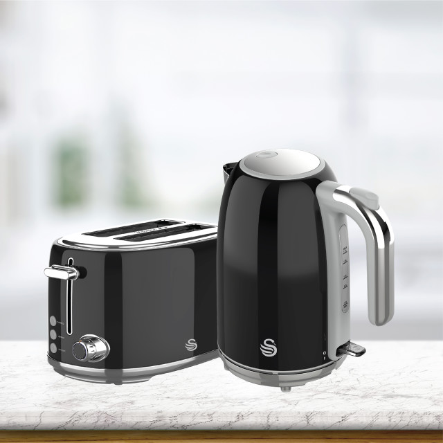 Swan Retro Glossy Kettle and 2-Slice Toaster Set - Glossy Black