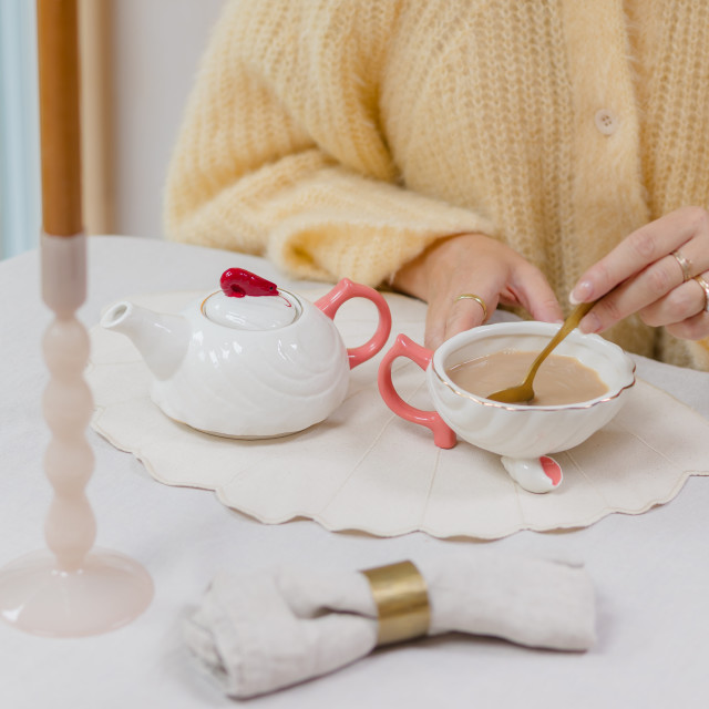 Yvonne Ellen Lobster Shell Tea-for-1 Set