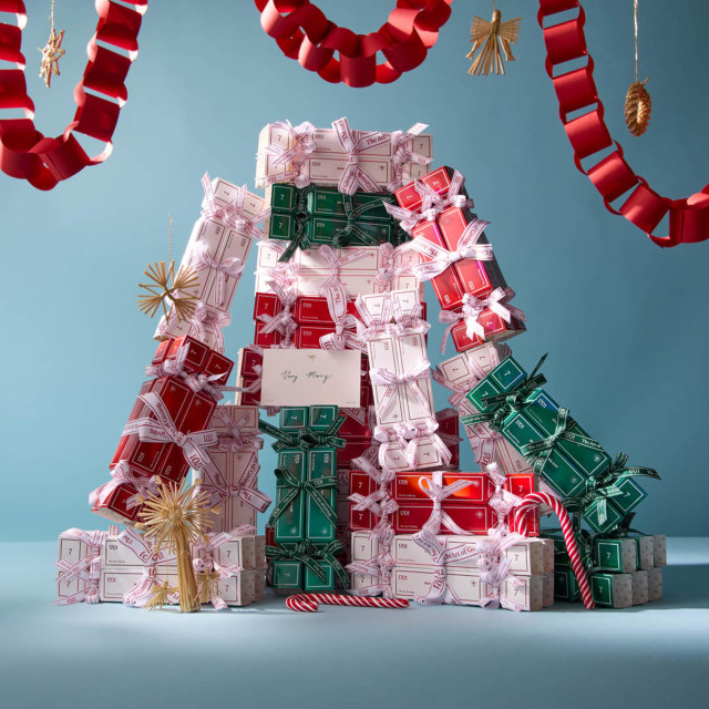1701 Red Macadamia Nougat Filled Cracker - 60g
