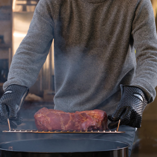Cuisinart Heat Resistant Black Silicone Gloves, Set of 2